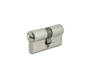 Cilindro de latão com linhas duplas de pinos